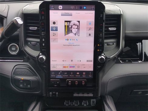 New 2025 RAM 3500 Limited image 19