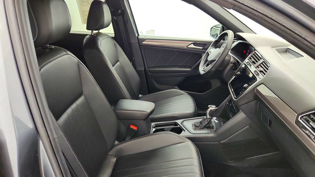 Used 2023 Volkswagen Tiguan SE R-Line FWD image 22