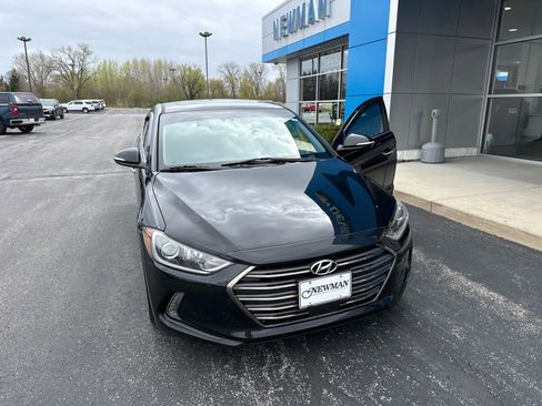 Used 2017 Hyundai Elantra Limited w/ Limited Ultimate Package 05 FWD image 2