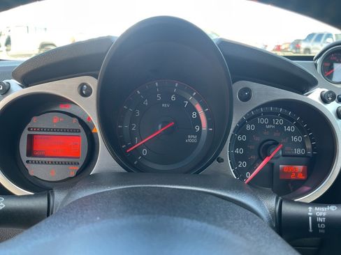 Used 2017 Nissan 370Z Coupe image 12