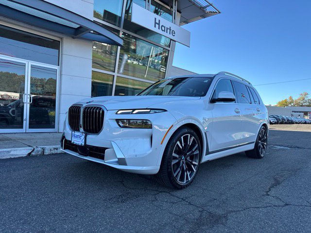 Used 2024 BMW X7 xDrive40i w/ Premium Package AWD/4WD image 2