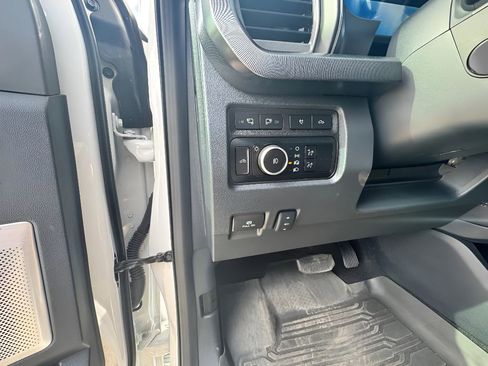 Used 2024 Ford F350 Platinum image 14