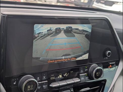 Used 2024 Toyota Highlander XLE image 13