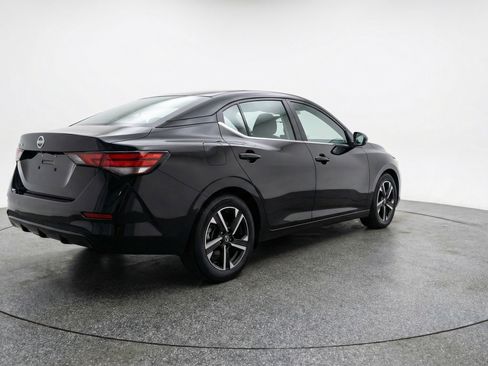Used 2025 Nissan Sentra SV FWD image 9