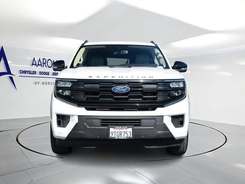 Used 2025 Ford Expedition Max Active AWD/4WD image 4