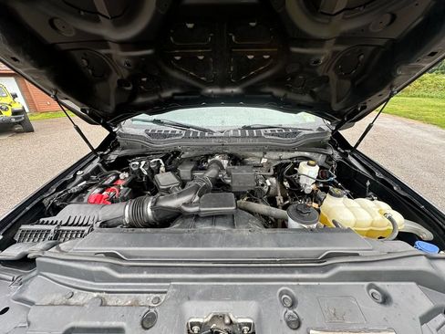 Used 2022 Ford F250 XLT w/ XLT Premium Package AWD/4WD image 17