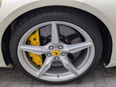 Used 2018 Ferrari 488 GTB RWD image 20