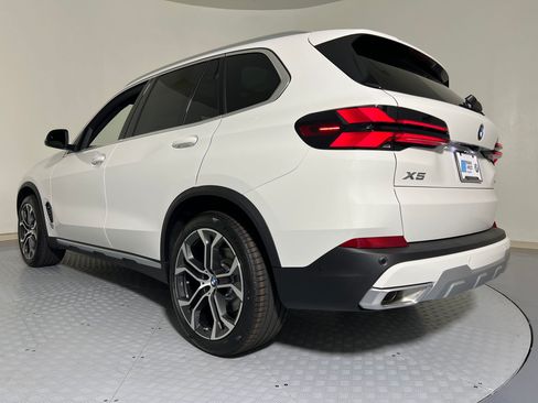 Used 2026 BMW X5 sDrive40i w/ Climate Comfort Package RWD image 3