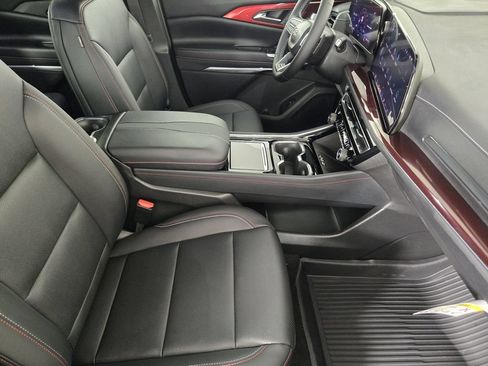 New 2026 Chevrolet Traverse Z71 w/ Driver Confidence Package AWD/4WD image 16