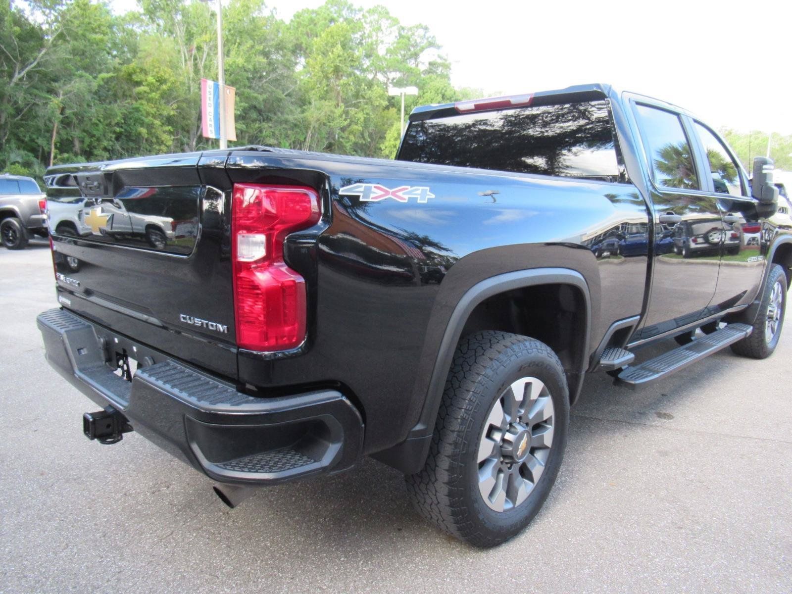 Used 2023 Chevrolet Silverado 2500 Custom w/ Custom Value Package AWD/4WD image 7