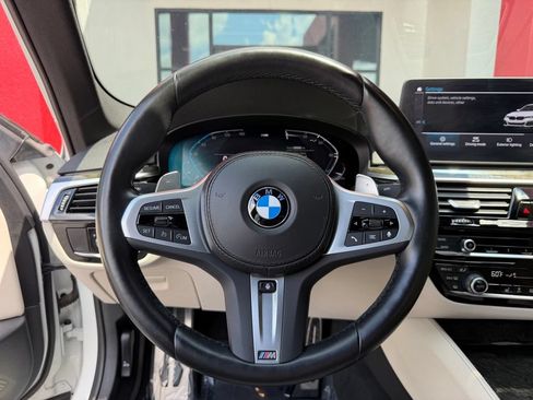 Used 2023 BMW 540i w/ M Sport Package RWD image 16