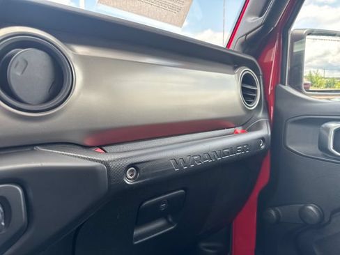Used 2018 Jeep Wrangler Unlimited Sport AWD/4WD image 24