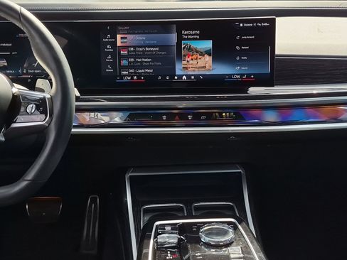 Used 2023 BMW 740i RWD image 30