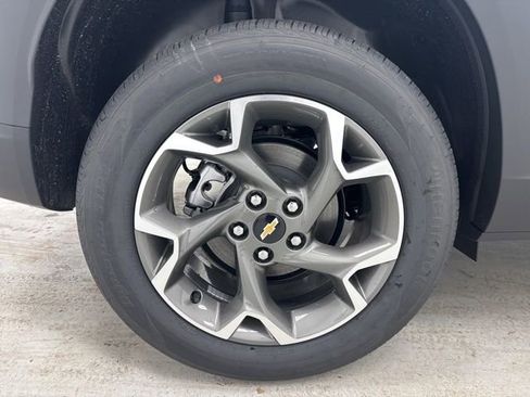 New 2026 Chevrolet Trax LT w/ Driver Confidence Package FWD image 32