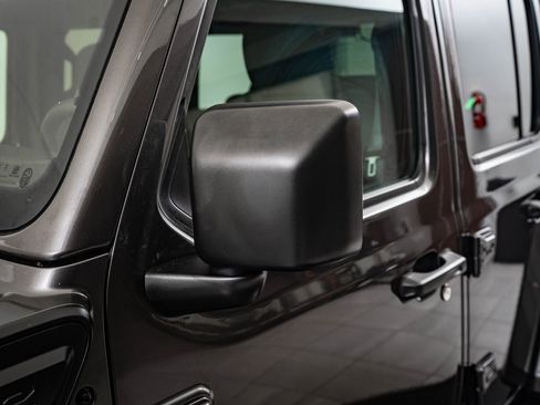 Used 2024 Jeep Wrangler Unlimited image 16