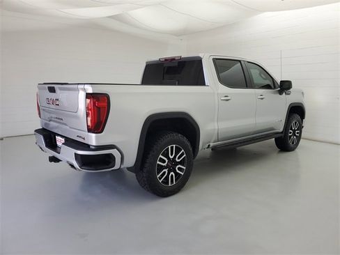 Used 2022 GMC Sierra 1500 AT4 w/ AT4 Premium Package image 5