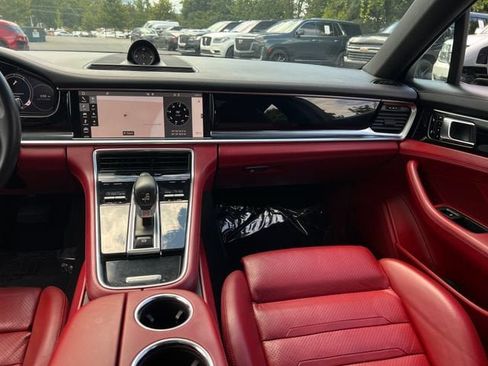 Used 2017 Porsche Panamera RWD image 14
