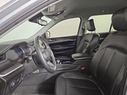 Used 2022 Jeep Grand Cherokee Limited image 12