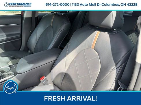 Used 2019 Toyota Camry XLE w/ Navigation Package FWD image 15