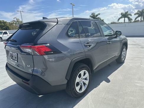 Used 2022 Toyota RAV4 LE image 11