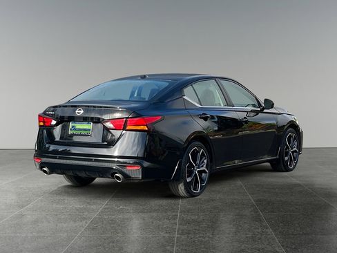 Used 2025 Nissan Altima 2.5 SR FWD image 9