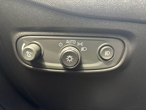 Used 2024 Chevrolet Equinox Premier AWD/4WD image 15