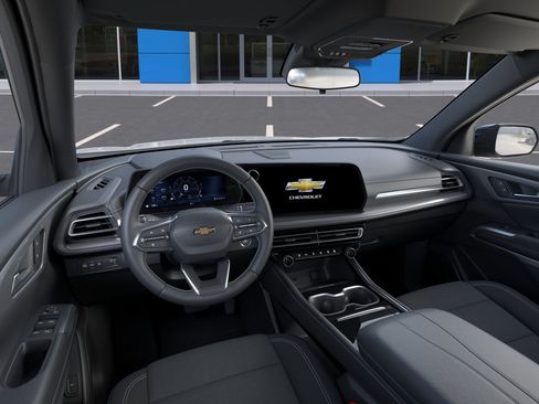 New 2027 Chevrolet Traverse LT w/ Sun and Wheel Package FWD image 23
