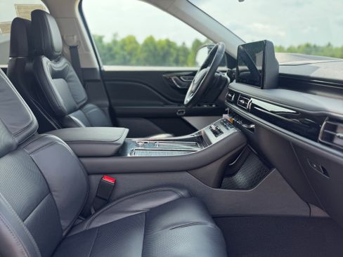 New 2025 Lincoln Aviator Reserve w/ Luxury Package image 38