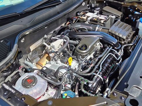 Certified 2025 Volkswagen Taos S FWD image 14