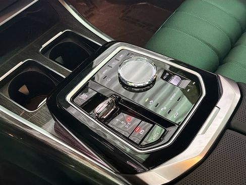 New 2026 BMW 750e xDrive image 26