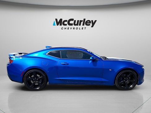 Used 2018 Chevrolet Camaro SS RWD image 8