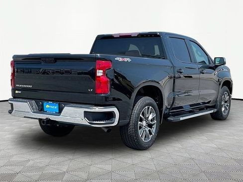 Used 2023 Chevrolet Silverado 1500 LT AWD/4WD image 6