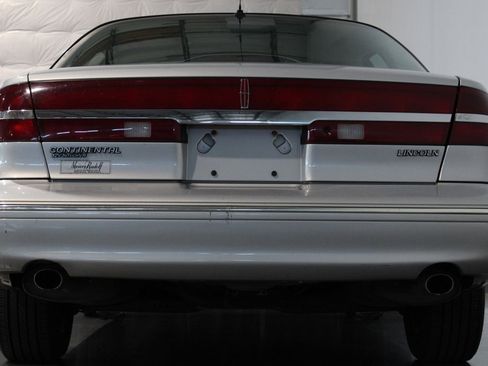 Used 1996 Lincoln Continental image 25