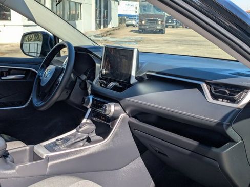 Used 2025 Toyota RAV4 XLE image 29