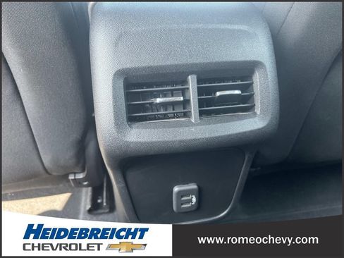 Used 2019 Chevrolet Equinox LS AWD/4WD image 11