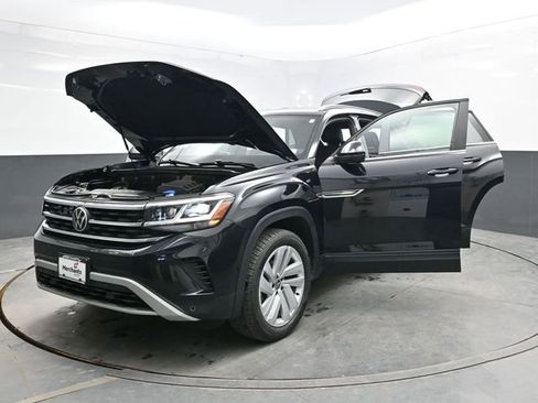 Used 2022 Volkswagen Atlas Cross Sport SE image 37