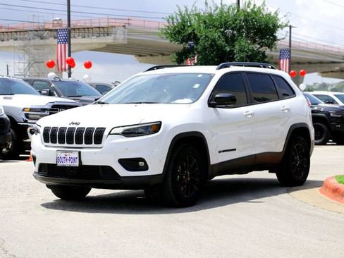 Used 2023 Jeep Cherokee Altitude Lux AWD/4WD image 7
