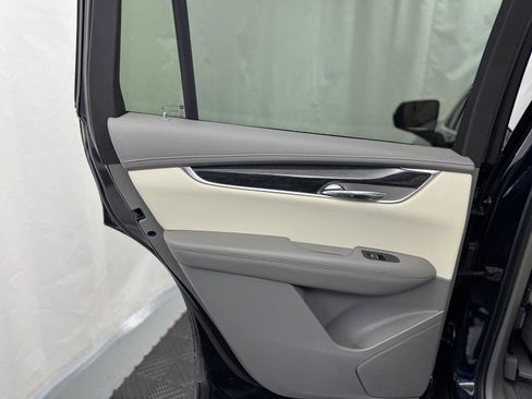 Used 2021 Cadillac XT6 Premium Luxury image 21