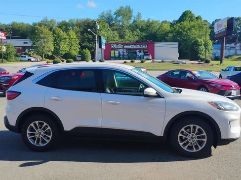 Used 2020 Ford Escape SE FWD image 4