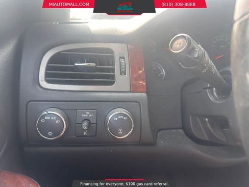 Used 2013 Chevrolet Suburban LT AWD/4WD image 17