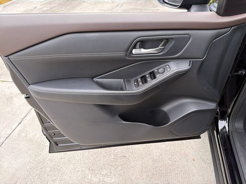 Certified 2023 Nissan Rogue SV w/ SV Premium B Package AWD/4WD image 18