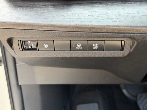 Certified 2024 Nissan Ariya FWD image 12