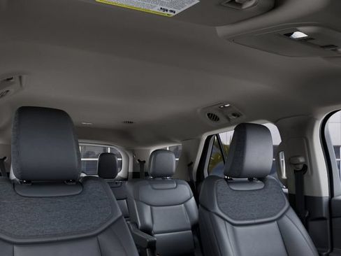 New 2027 Ford Explorer Active w/ Active Comfort Package RWD image 22