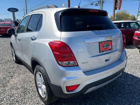 Used 2018 Chevrolet Trax LT w/ LT Convenience Package FWD image 8