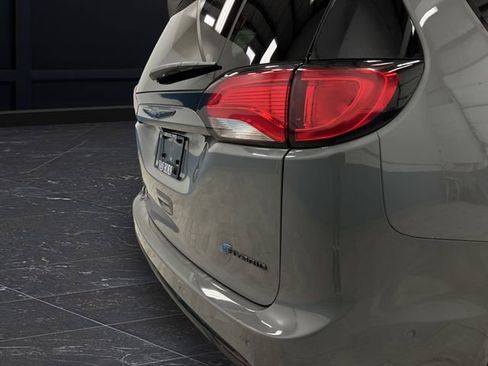 Used 2020 Chrysler Pacifica Limited w/ Advanced Safetytec Group image 35