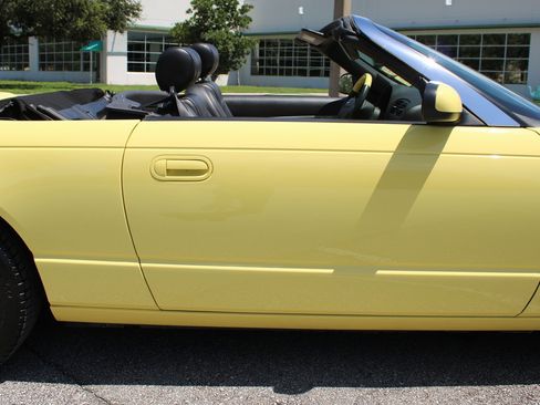 Used 2002 Ford Thunderbird RWD image 34