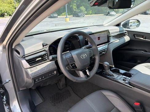 Used 2026 Toyota Camry XLE FWD image 42