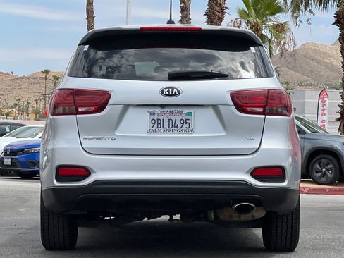 Used 2020 Kia Sorento FWD V6 image 4