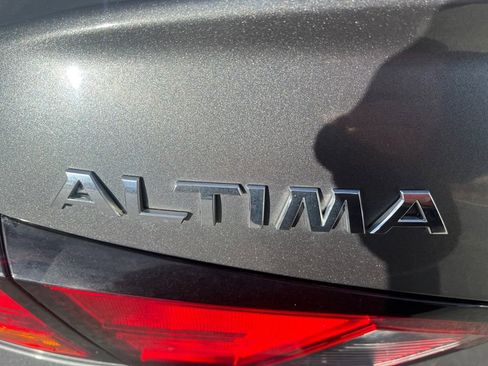 Used 2022 Nissan Altima 2.5 SV FWD image 31