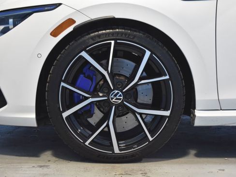 Certified 2023 Volkswagen Golf R image 19